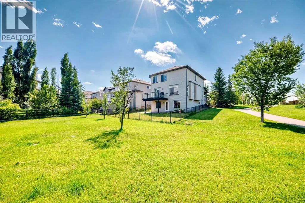 325 West Lakeview Drive
