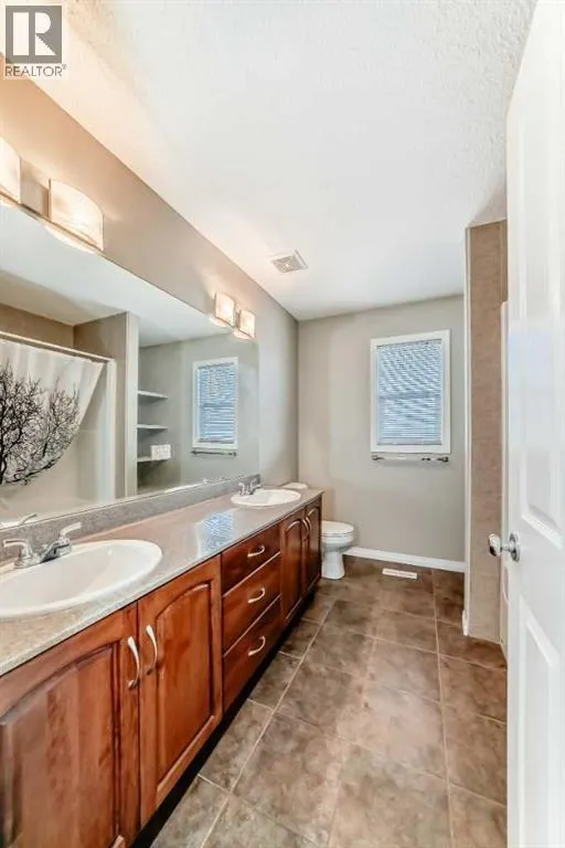 325 West Lakeview Drive