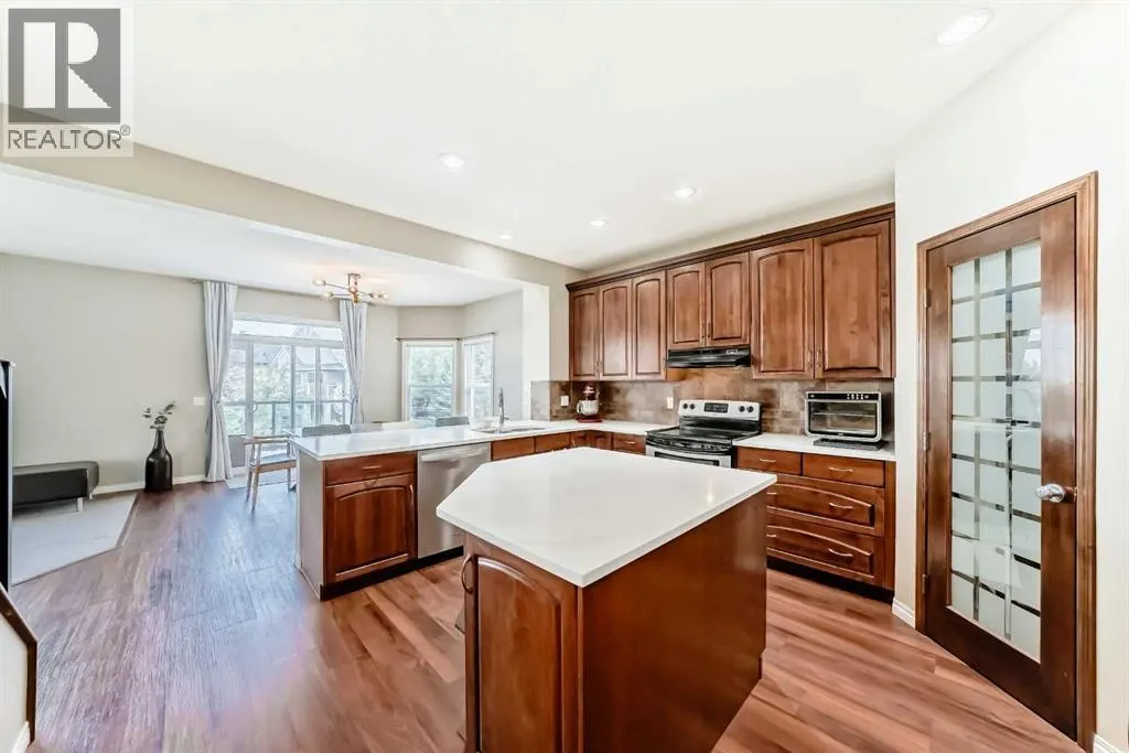 325 West Lakeview Drive