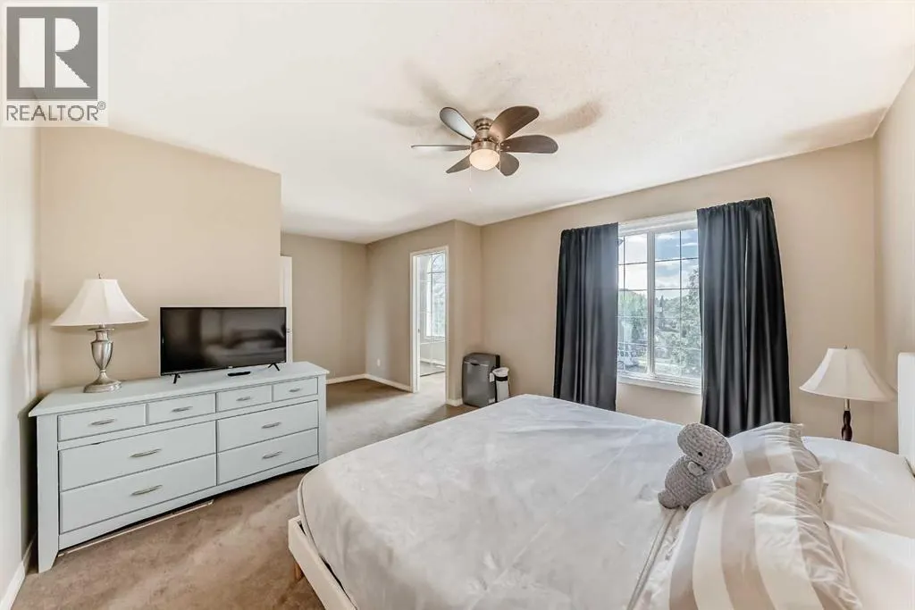 325 West Lakeview Drive