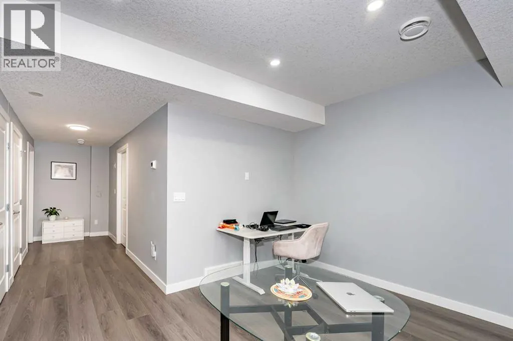 74 Carringvue Drive NW