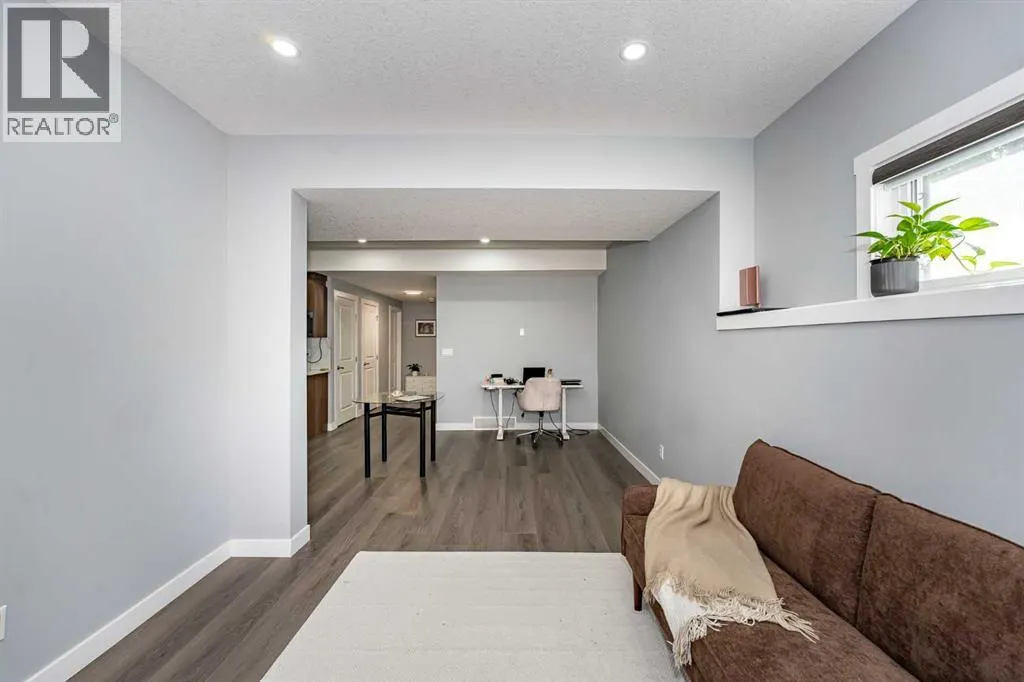 74 Carringvue Drive NW