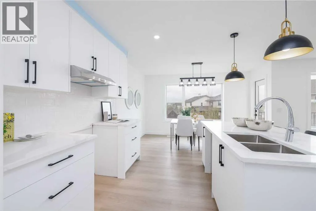 208 Coopers Hill SW
