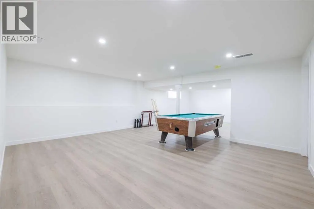 208 Coopers Hill SW