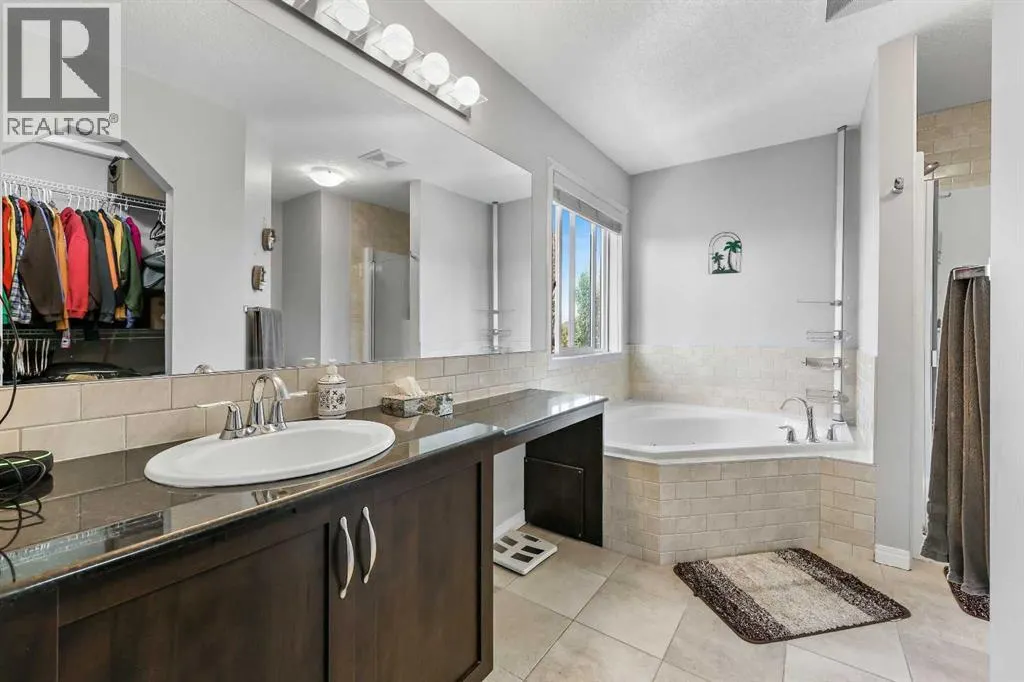 354 Kingsbury View SE