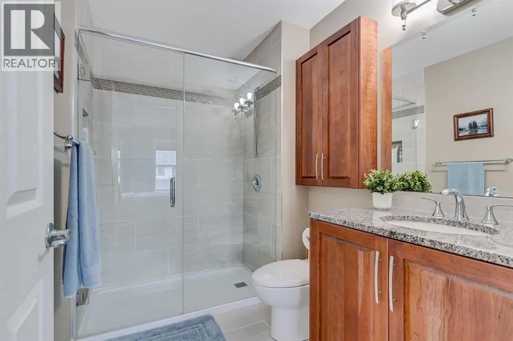 2 Cougar Ridge Bay SW