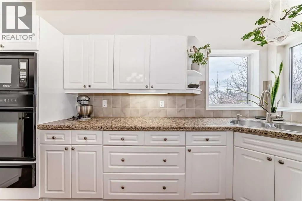 323 Sierra Madre Court SW