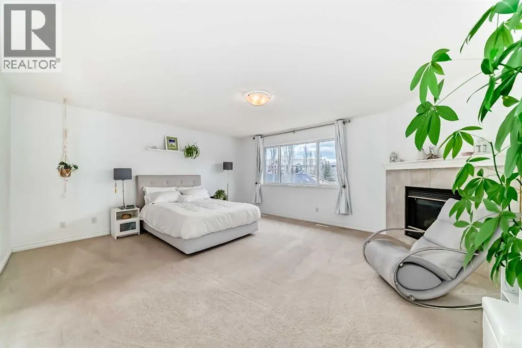 323 Sierra Madre Court SW