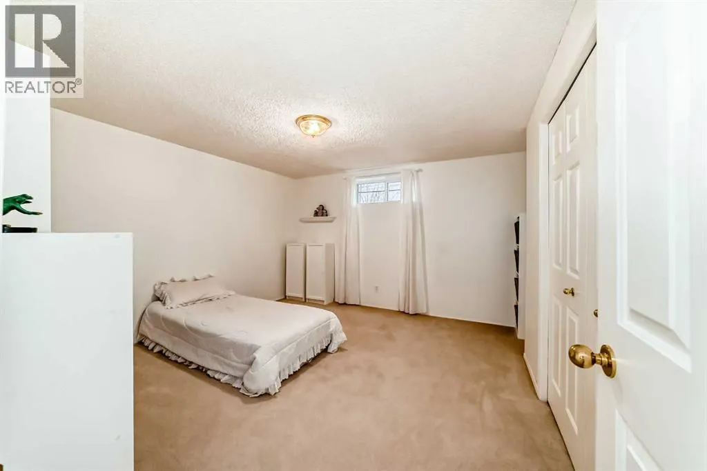 323 Sierra Madre Court SW