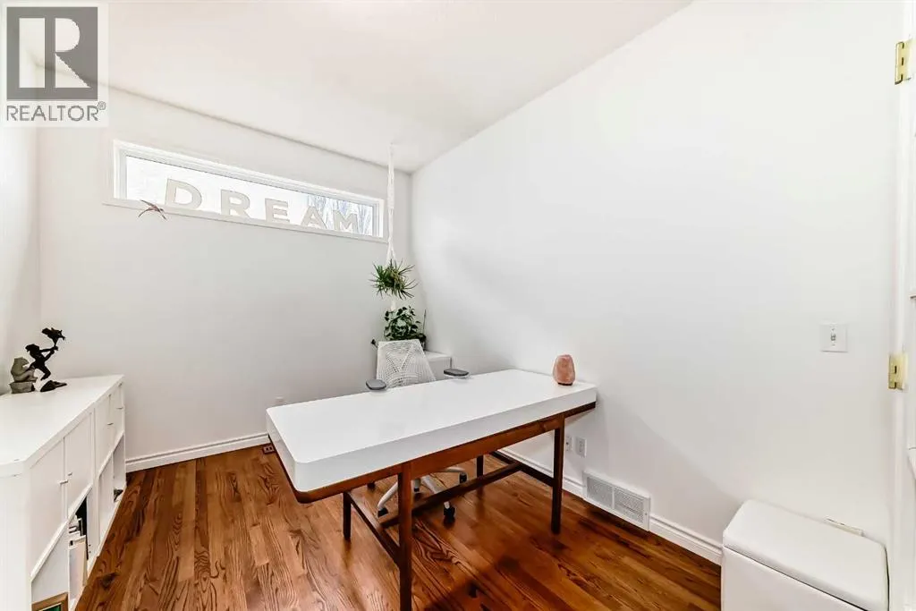 323 Sierra Madre Court SW