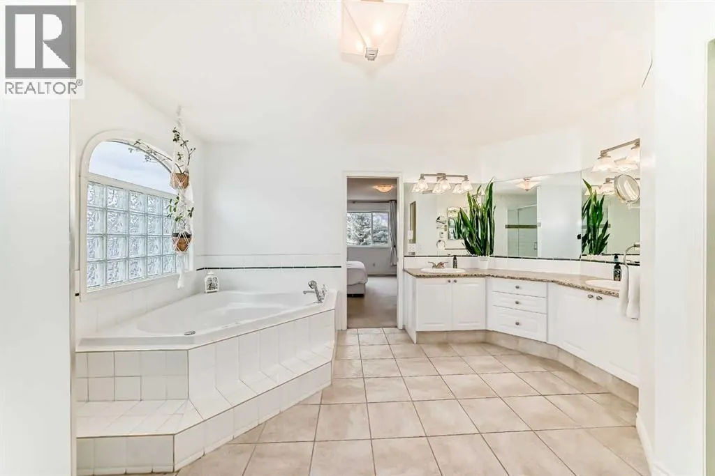 323 Sierra Madre Court SW