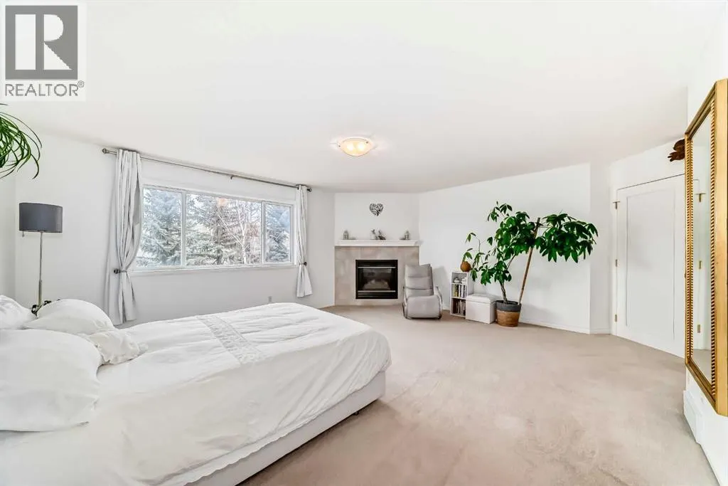 323 Sierra Madre Court SW