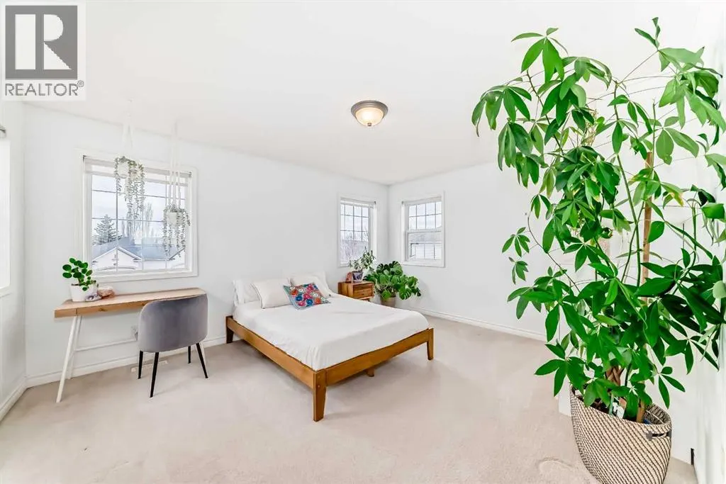 323 Sierra Madre Court SW