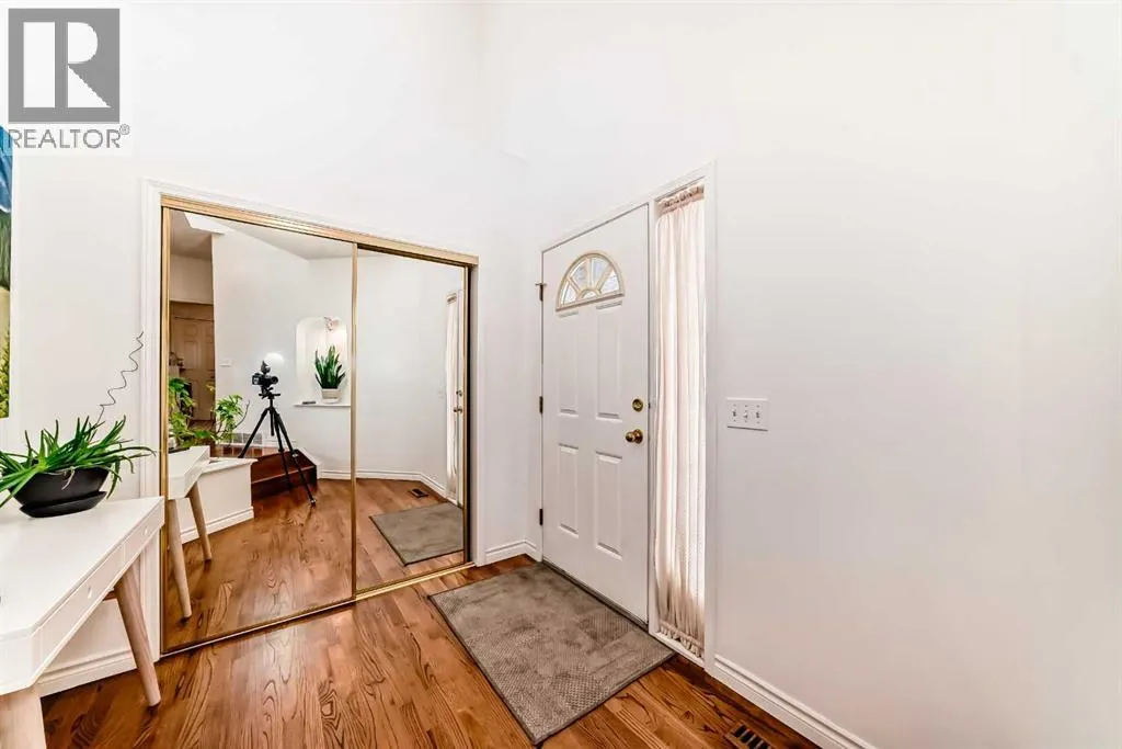 323 Sierra Madre Court SW