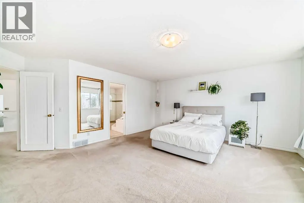323 Sierra Madre Court SW