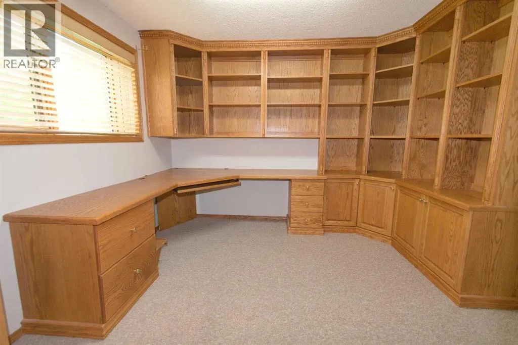 35 Park Meadows Place SE