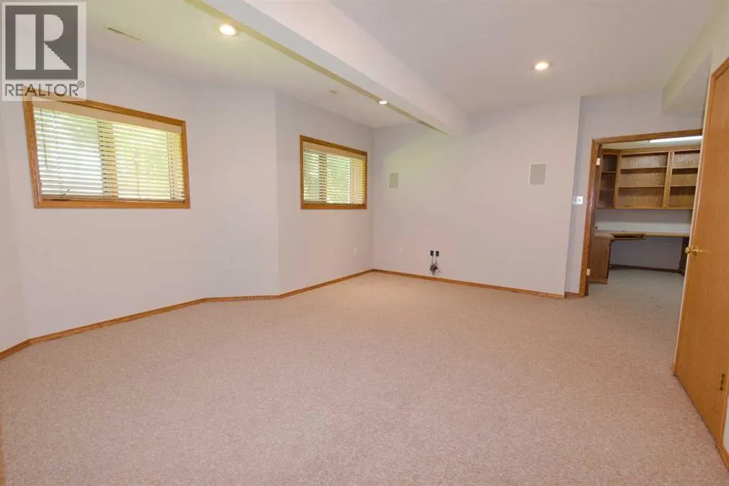 35 Park Meadows Place SE