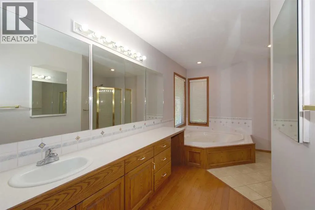 35 Park Meadows Place SE