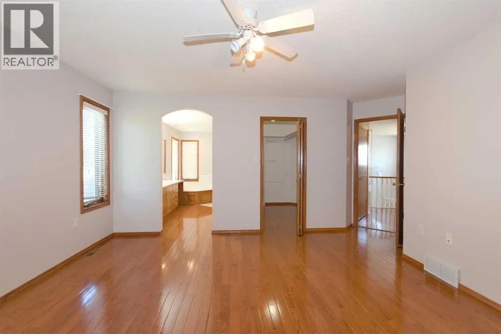 35 Park Meadows Place SE