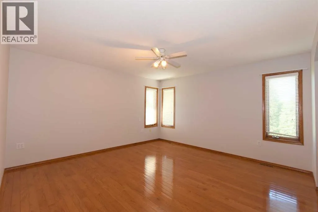 35 Park Meadows Place SE