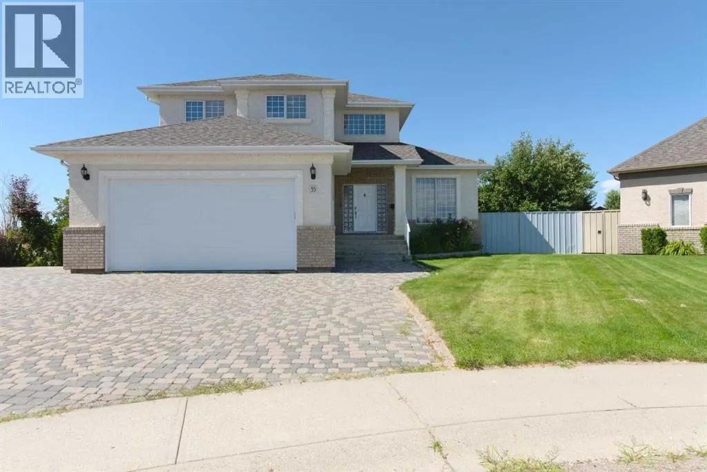 35 Park Meadows Place SE
