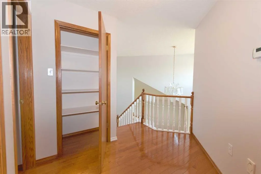 35 Park Meadows Place SE
