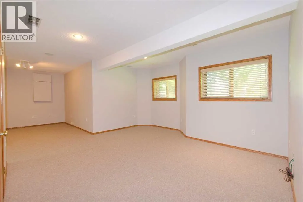 35 Park Meadows Place SE
