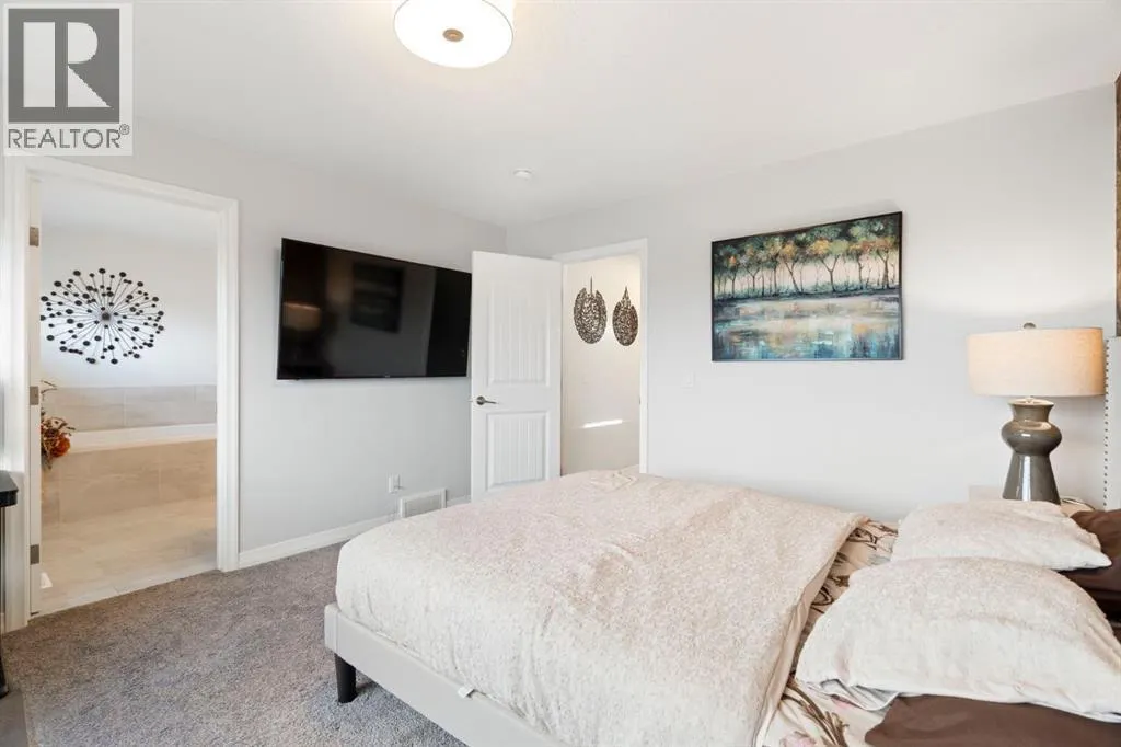306 Corner Meadows Way NE