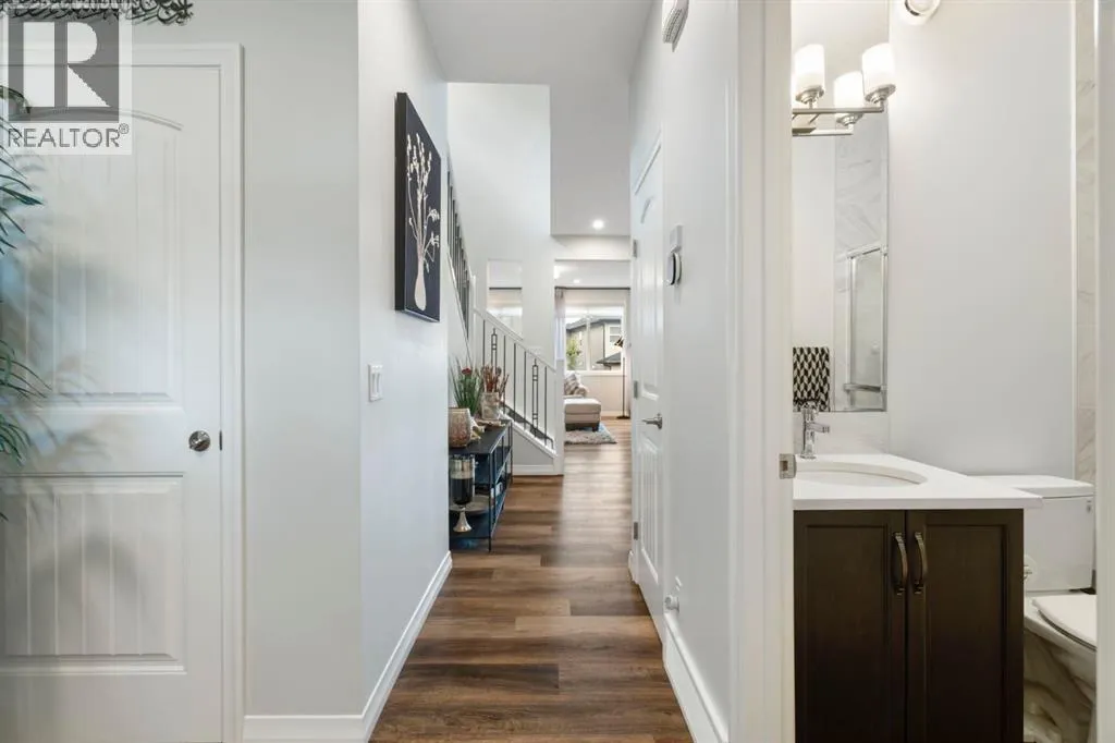 306 Corner Meadows Way NE