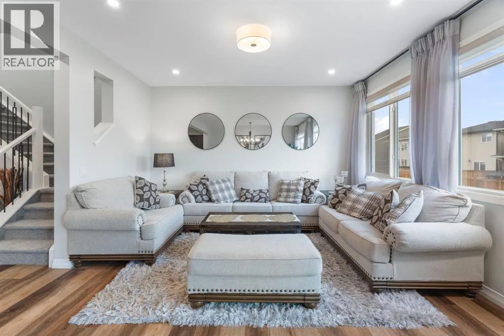 306 Corner Meadows Way NE