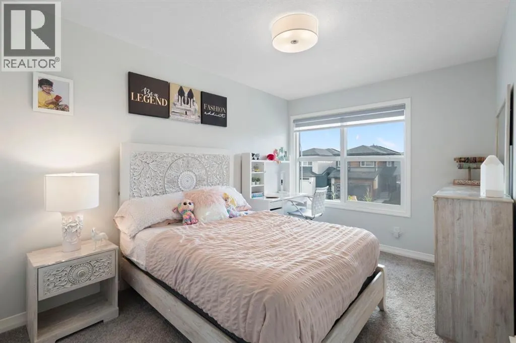 306 Corner Meadows Way NE