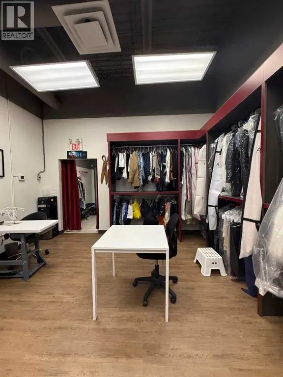 123 Alterations Lane  NW
