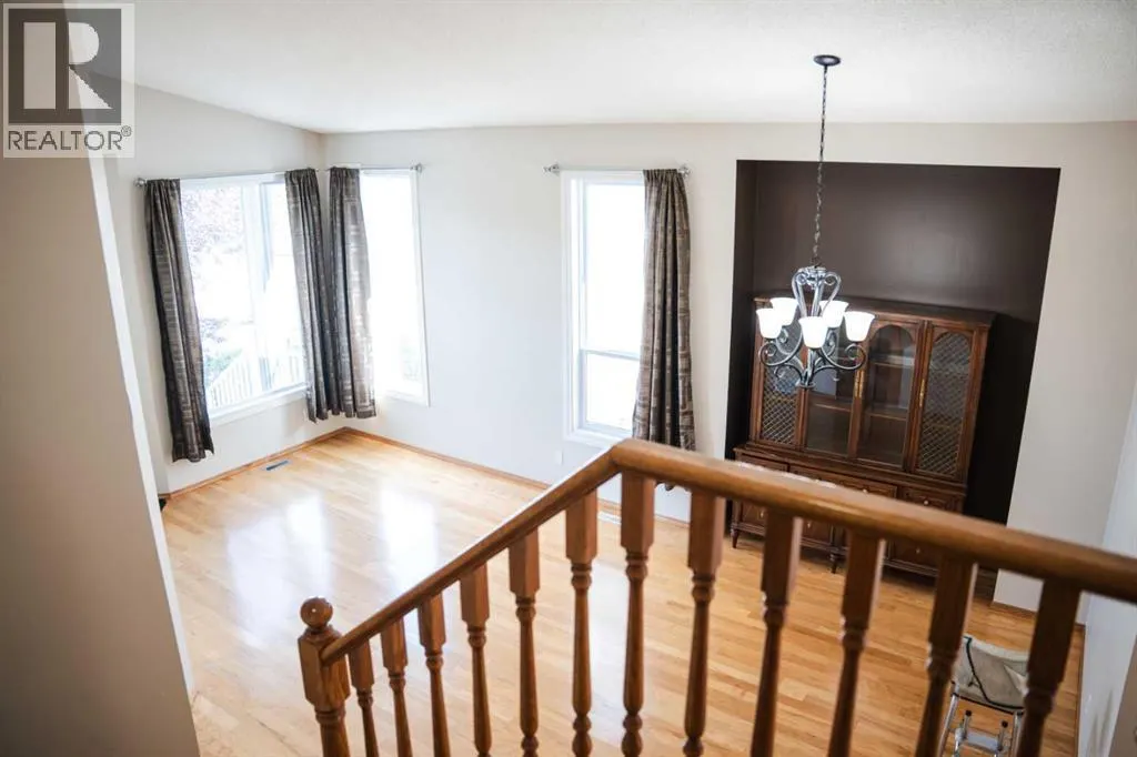 445 Rocky Ridge Bay NW