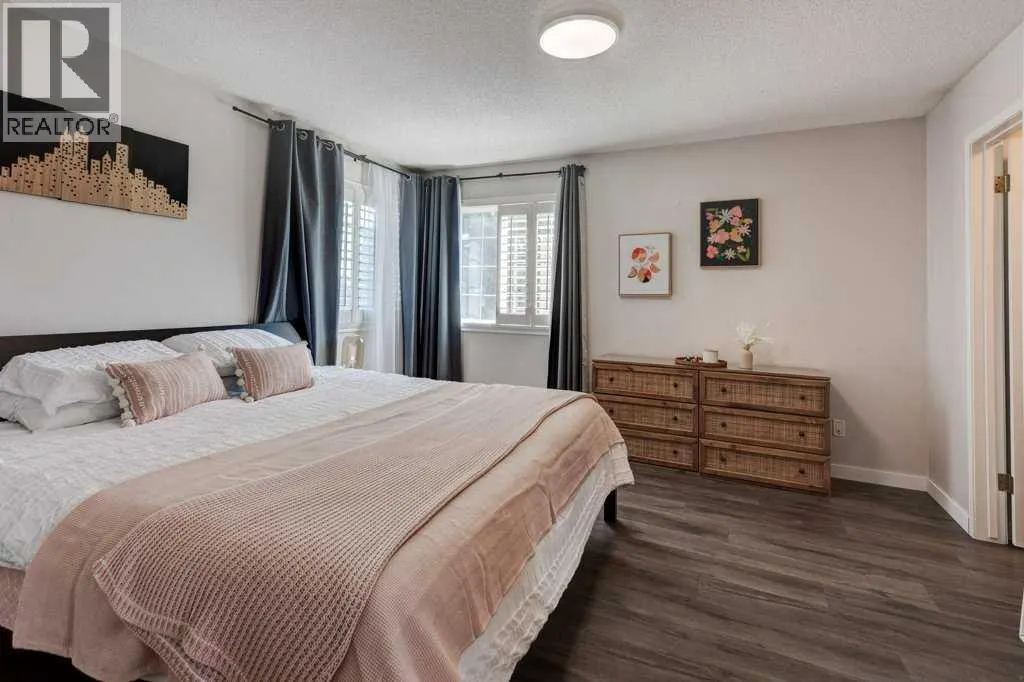 14 Somerglen Crescent SW