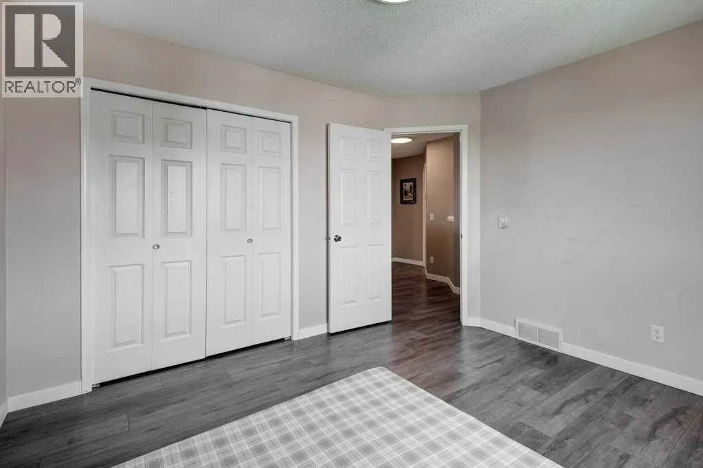 14 Somerglen Crescent SW
