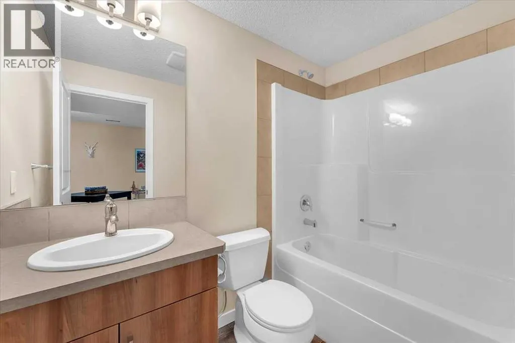 315, 10 Auburn Bay Avenue SE