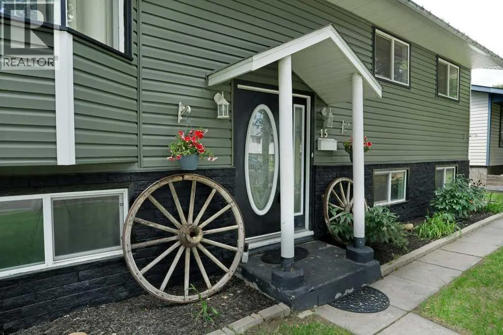 15 Westbrook Crescent W