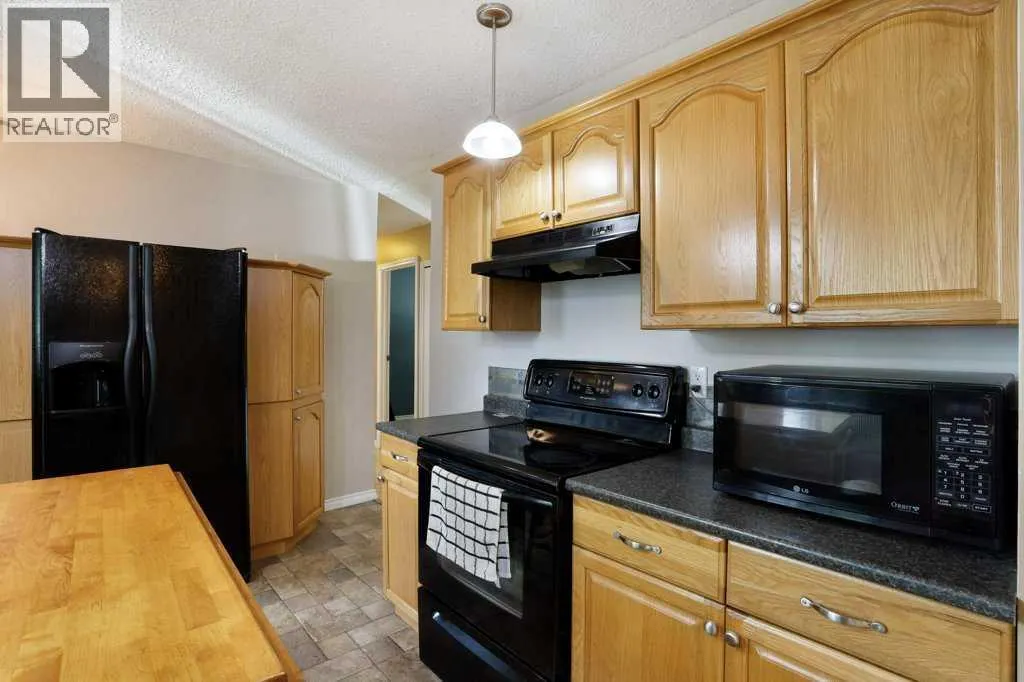 15 Westbrook Crescent W
