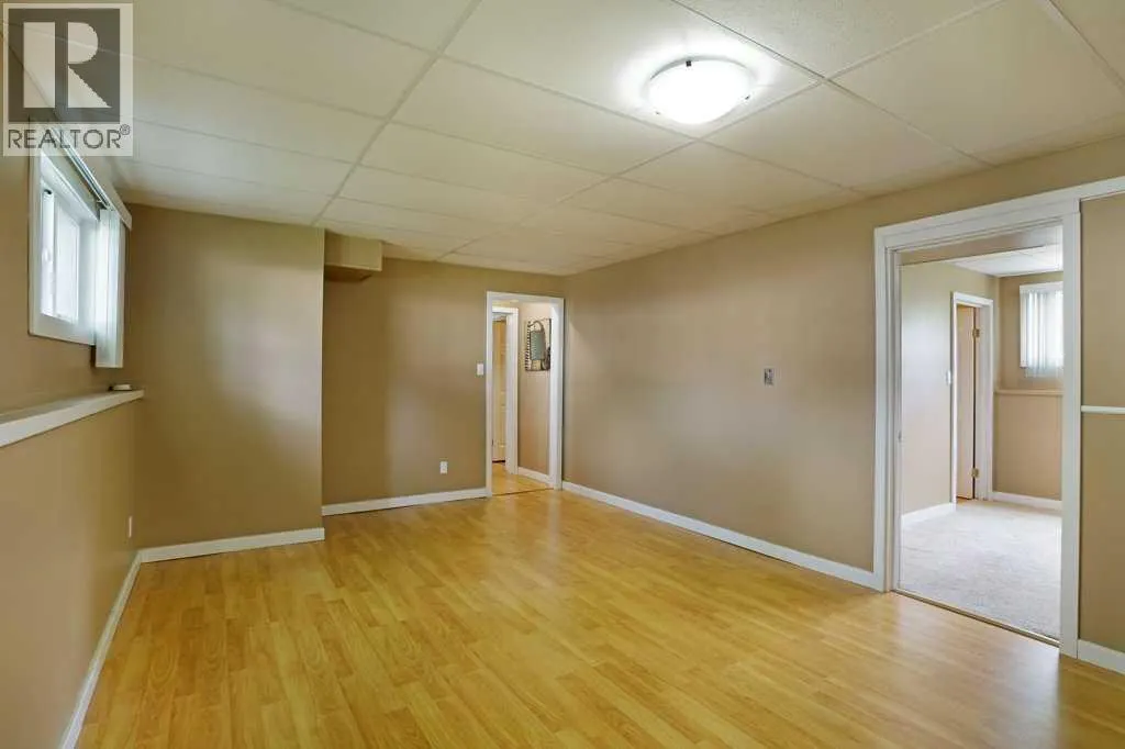 15 Westbrook Crescent W