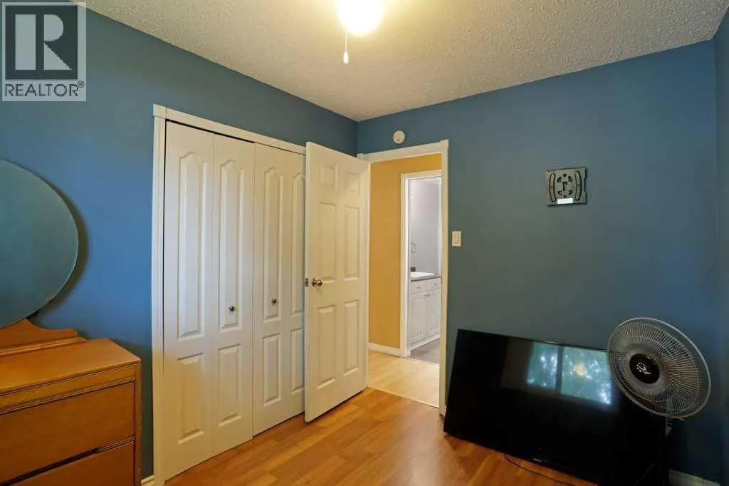 15 Westbrook Crescent W