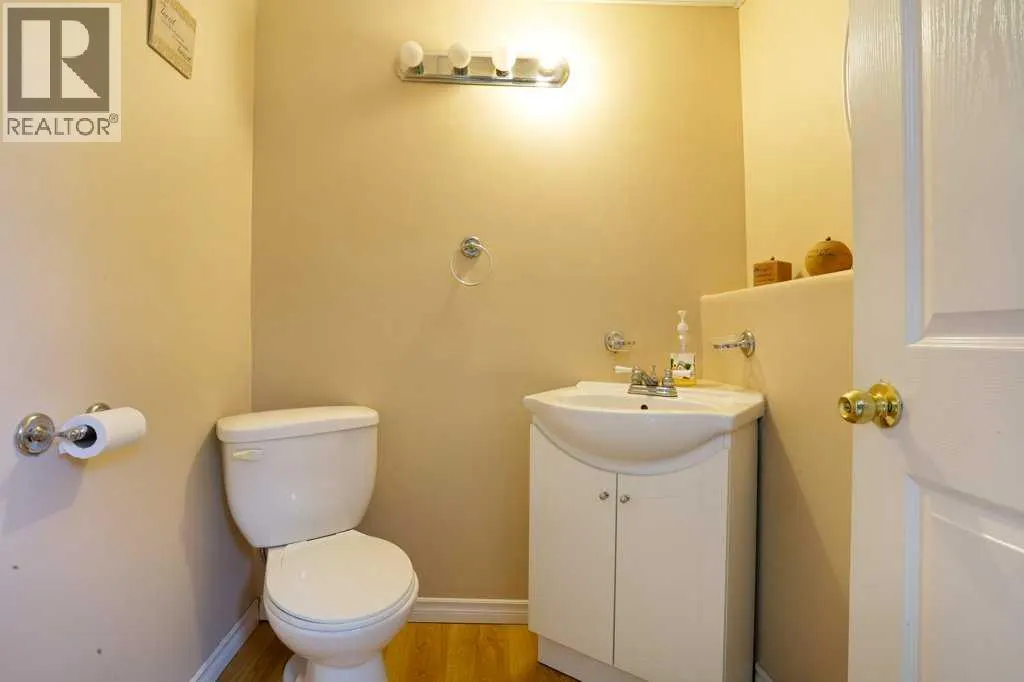 15 Westbrook Crescent W
