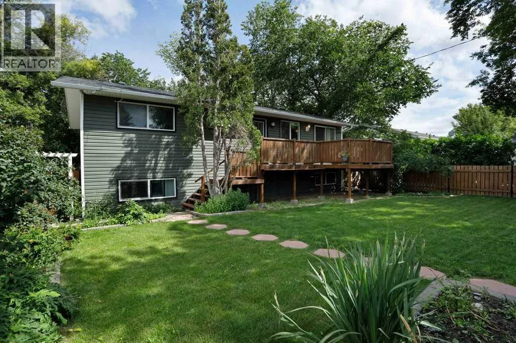 15 Westbrook Crescent W