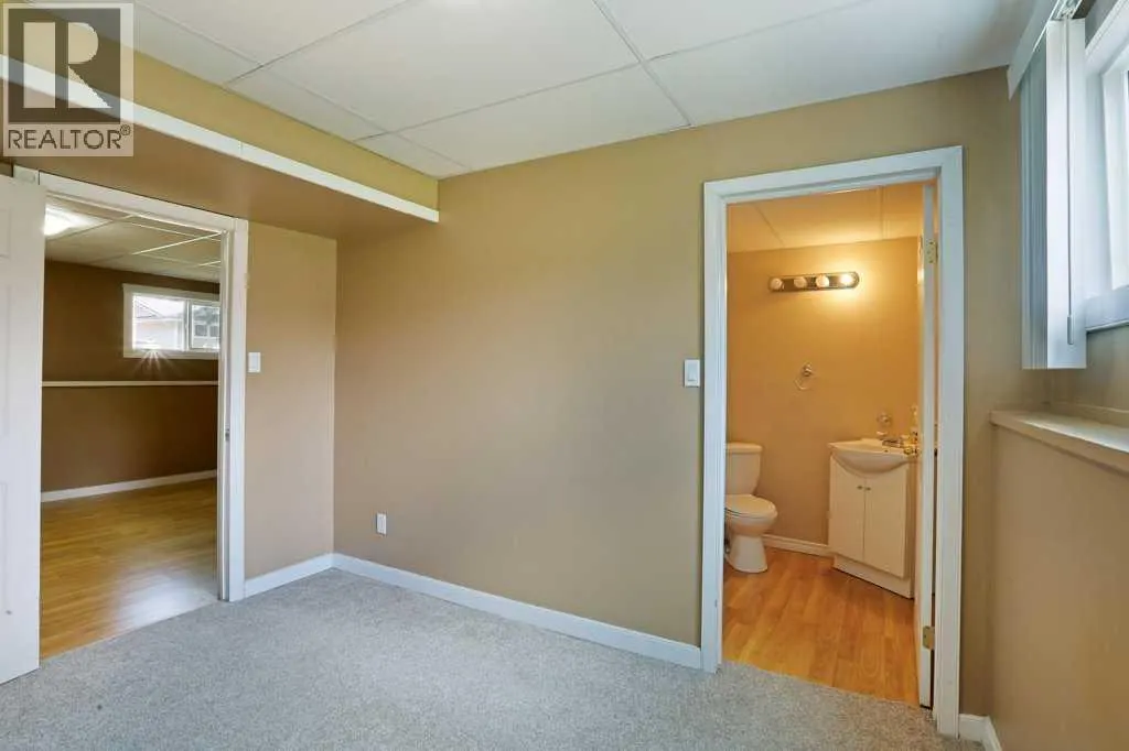 15 Westbrook Crescent W