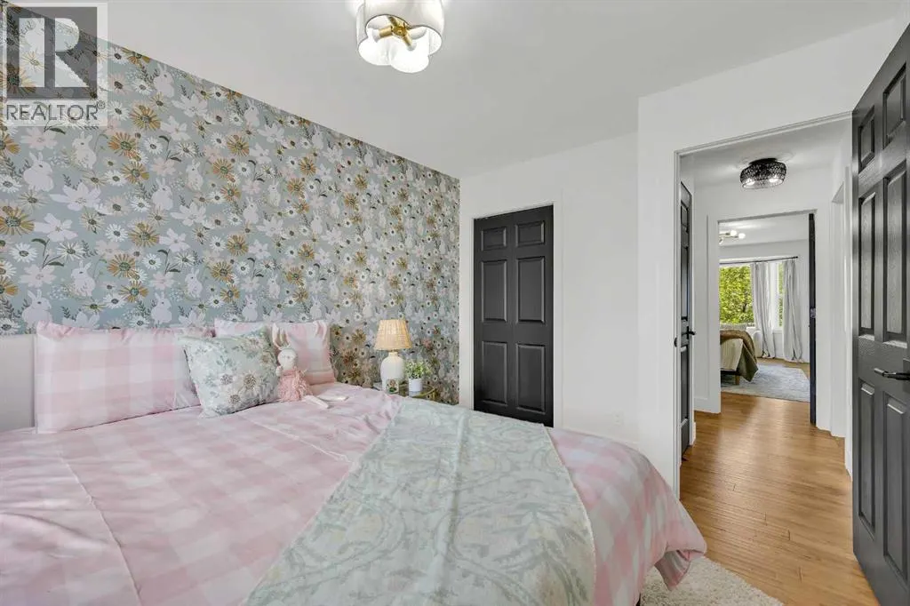 121 Woodford Close SW