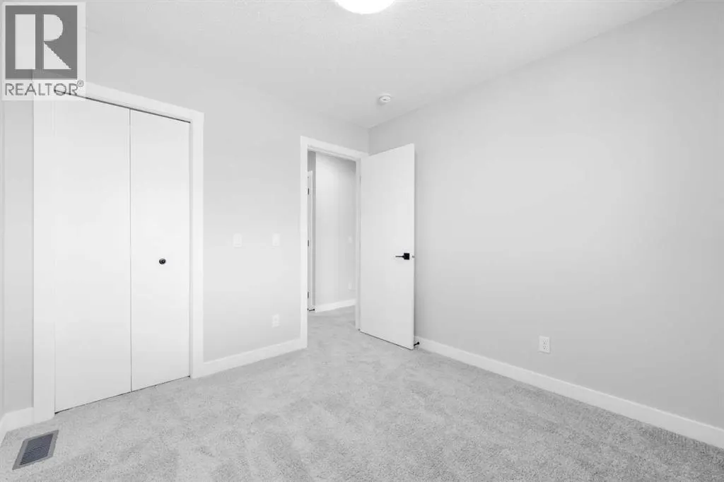 124 Legacy Glen Place SE
