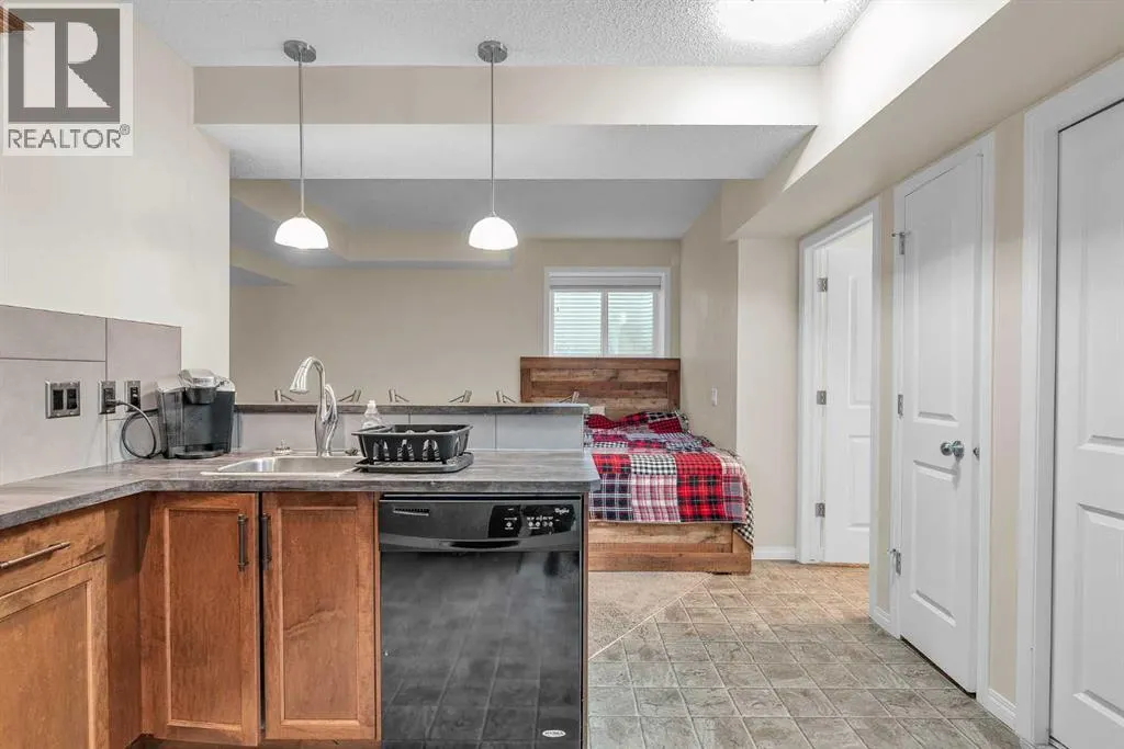 46 Walden Court SE
