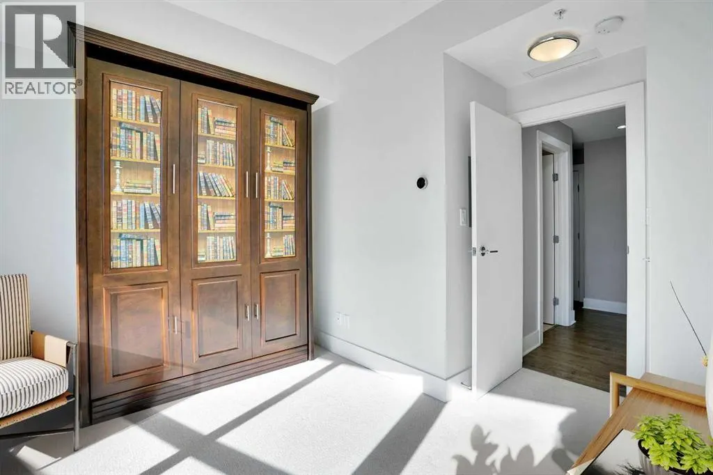 1003, 38 9 Street NE