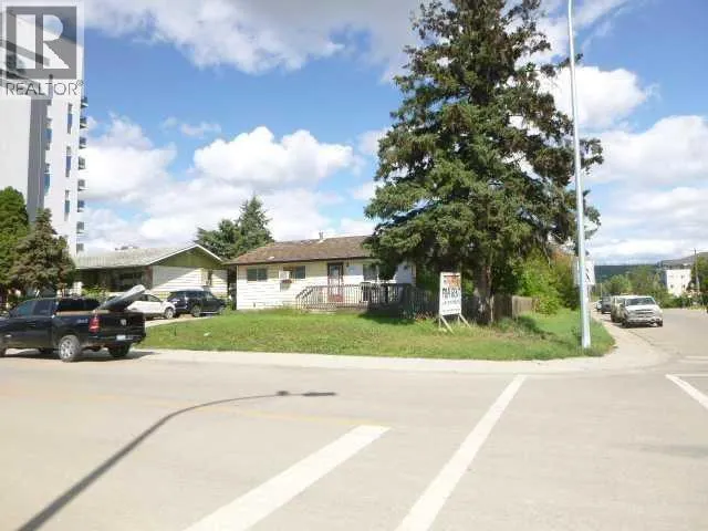 10102, 10104, 10106 Manning Avenue