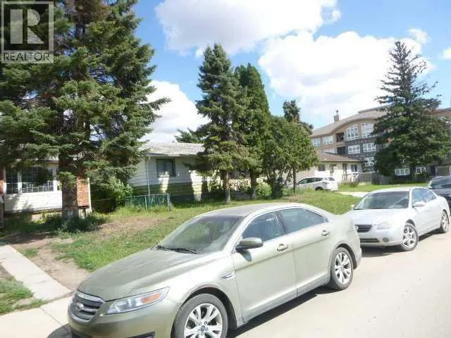 10102, 10104, 10106 Manning Avenue