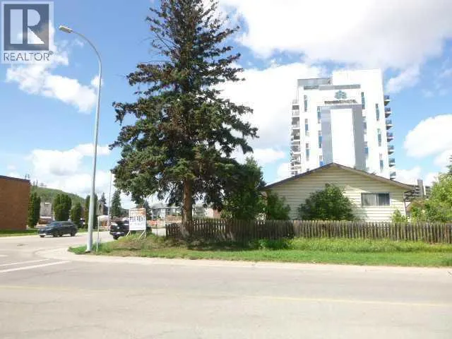 10102, 10104, 10106 Manning Avenue